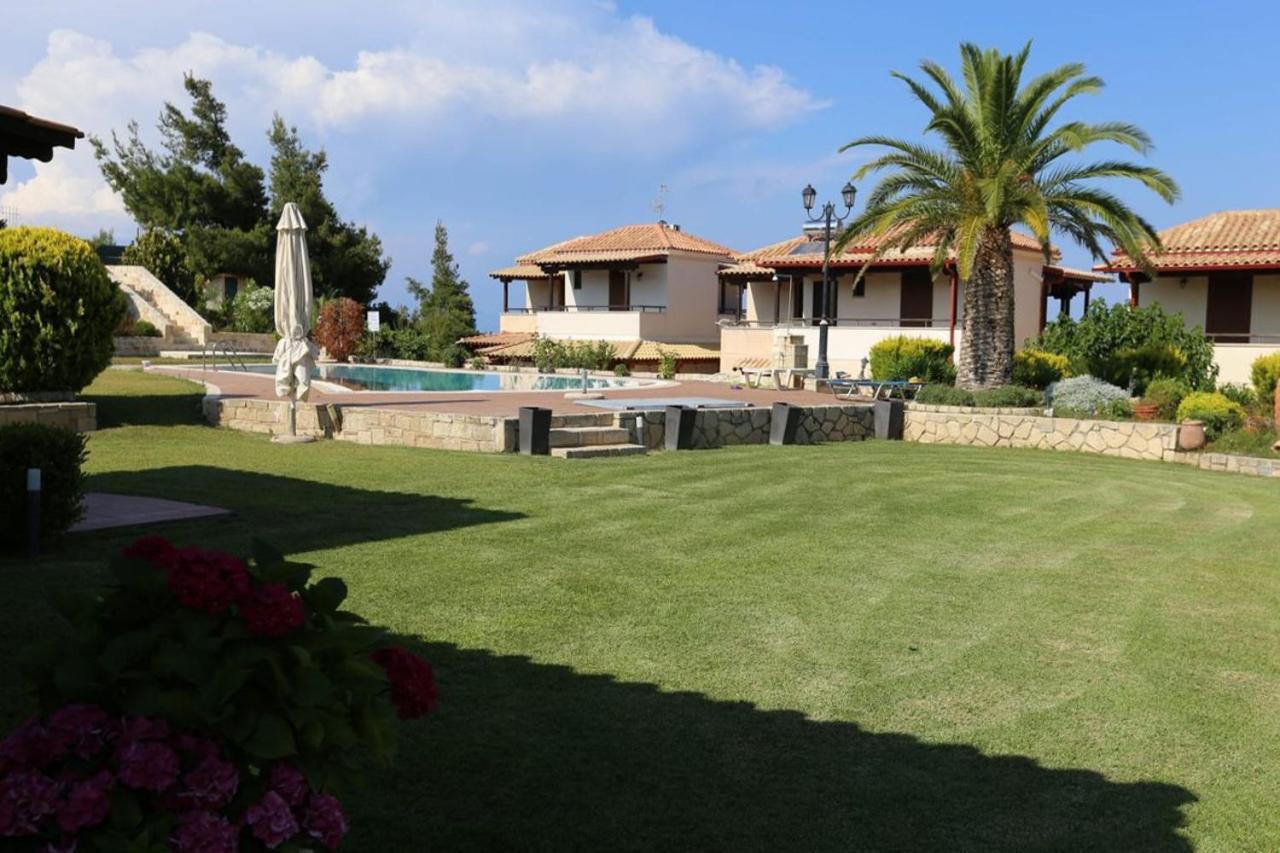 Porto Thea Alexandra Shared Pool Villa, Afytos Esterno foto